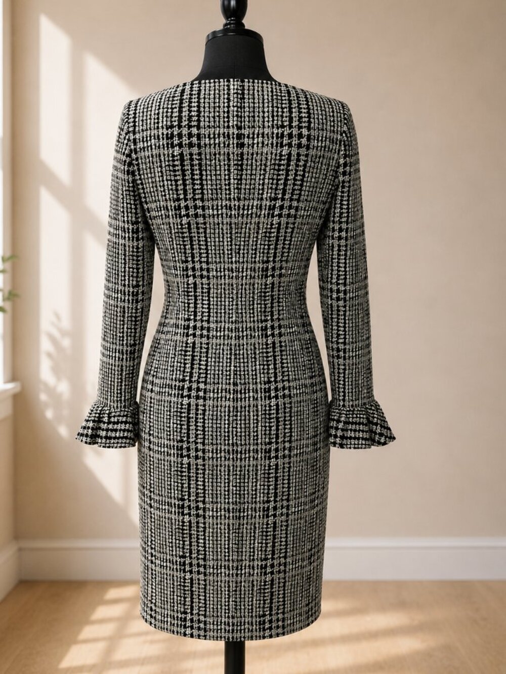 Lauren Ralph Lauren Plaid Ruched Sheath Dress Size 12 V-Neck Long Sleeve Work - Picture 3 of 8